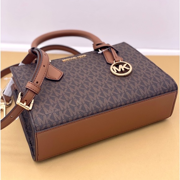 Michael Kors Small Sheila Center
Zip Satchel Crossbody Bag Brown - Picture 11 of 15